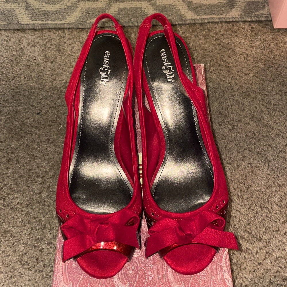 Red will become your new favorite color with these beautiful heels!